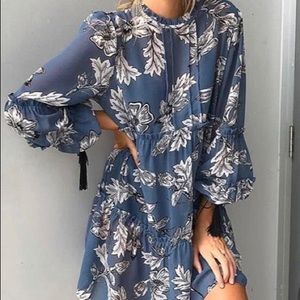 Never Worn | Showpo Blue Floral Shift Dress